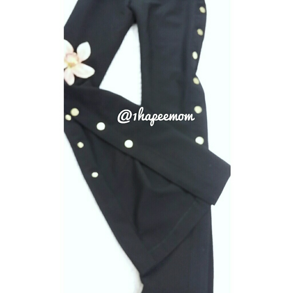 Romeo & Juliet Black pants gold side snap - Picture 2 of 7